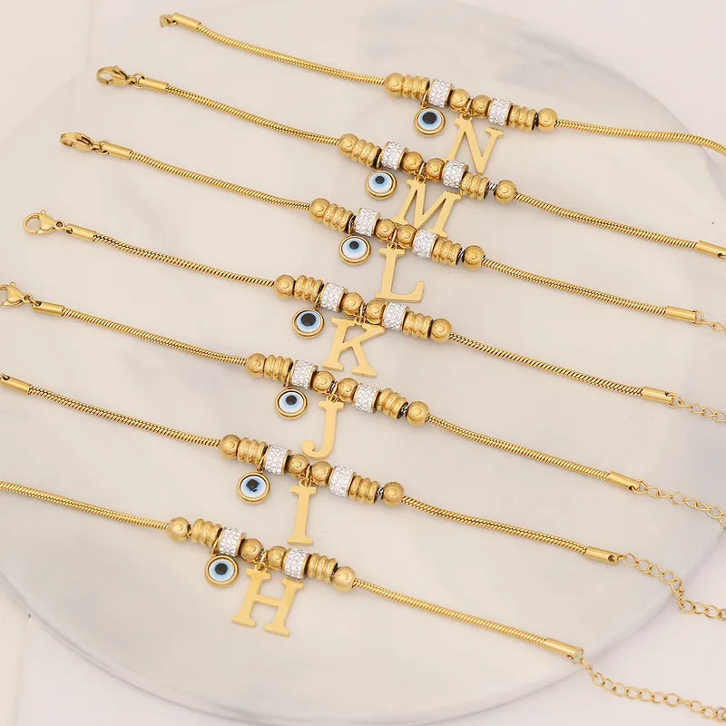 Pulsera Initial Charm – Personalizada en Oro