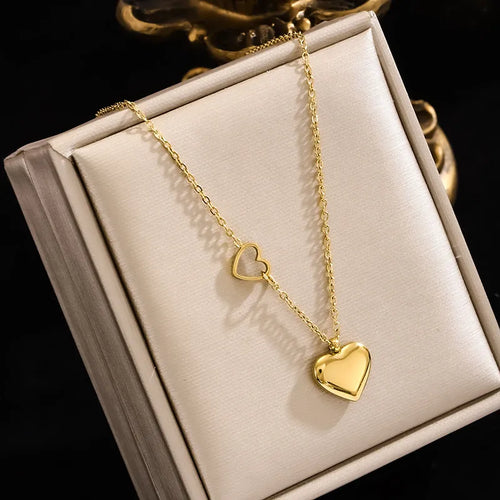 Collar Double Heart – Diseño Dorado Elegante