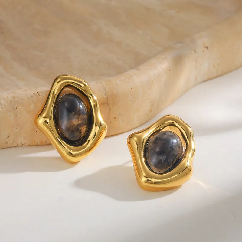 Aretes Resin Glow – Piedra Colorida en Oro